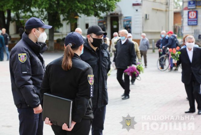 Новини Вінниці - фото з Важливе за вчора. Найцікавіші новини 9 травня, які ви могли пропустити Блокували автопробіг до Дня перемоги у Вінниці. Стався конфлікт між АТОвцем і прихильником Шарія