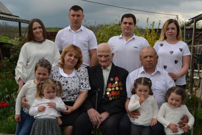 Новини Вінниці - фото з Важливе за вчора. Найцікавіші новини 9 травня, які ви могли пропустити Фронтовику 102 роки. «Де твій останній патрон, сержанте?»