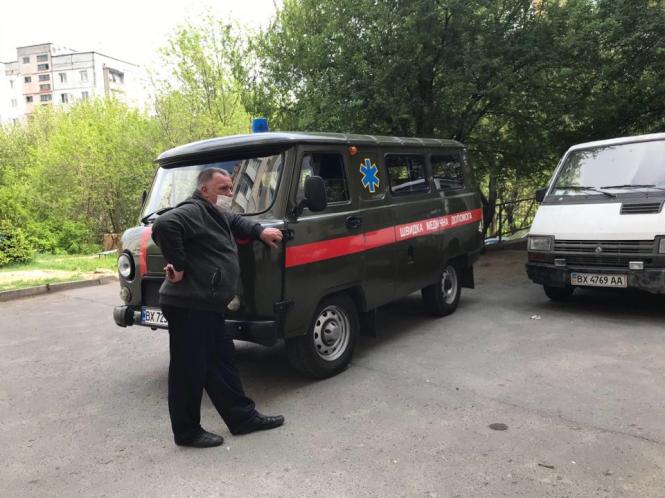 На Тернопільську приїхали медики в захисних костюмах: що сталося, фото №1 на сайті vsim.ua