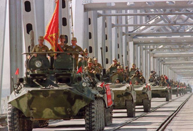 15 травня в історії: Міккі Маус, нейлонові панчохи, Лас-Вегас і початок виведення військ СРСР з Афганістану, фото №4 на сайті 20minut.ua