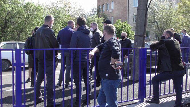 Новини Житомира - фото з Сьогодні зранку було заблоковано в’їзд до гіпермаркету «Епіцентр». ВІДЕО Сьогодні зранку було заблоковано в’їзд до гіпермаркету «Епіцентр». ВІДЕО, фото №1 на сайті 20minut.ua