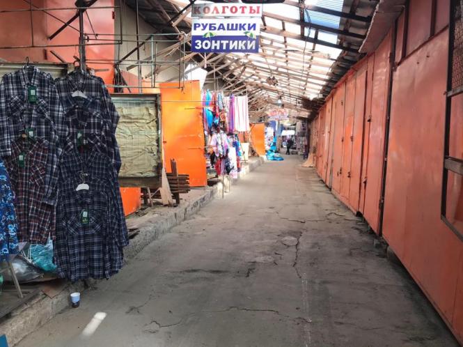 Новини Хмельницького - фото з “Розпродаж, дівчатка!”: як працює хмельницький речовий ринок після відновлення роботи (ФОТО) “Розпродаж, дівчатка!”: як працює хмельницький речовий ринок після відновлення роботи (ФОТО), фото №14 на сайті vsim.ua