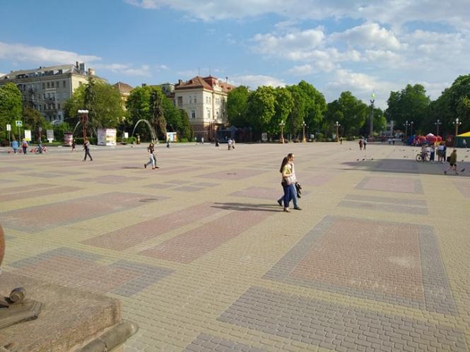 Тернопіль "тоне" у квітах та зелені. Як усі насолоджуються весною: ФОТОРЕПОРТАЖ, фото №13 на сайті 20minut.ua