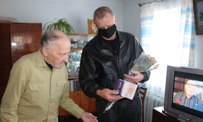 Козятинським ветеранам вручили медалі «За бойові заслуги. 75 років Перемоги над нацизмом», фото №1 на сайті 20minut.ua