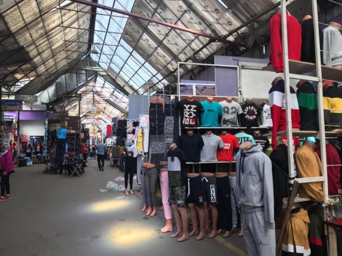 Новини Хмельницького - фото з “Розпродаж, дівчатка!”: як працює хмельницький речовий ринок після відновлення роботи (ФОТО) “Розпродаж, дівчатка!”: як працює хмельницький речовий ринок після відновлення роботи (ФОТО), фото №3 на сайті vsim.ua