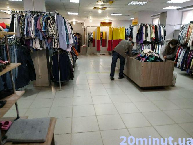 Новини Тернополя - фото з Після карантину тернополяни "штурмують" секонд-хенди: чи безпечно там купувати? Після карантину тернополяни "штурмують" секонд-хенди: чи безпечно там купувати?, фото №3 на сайті 20minut.ua