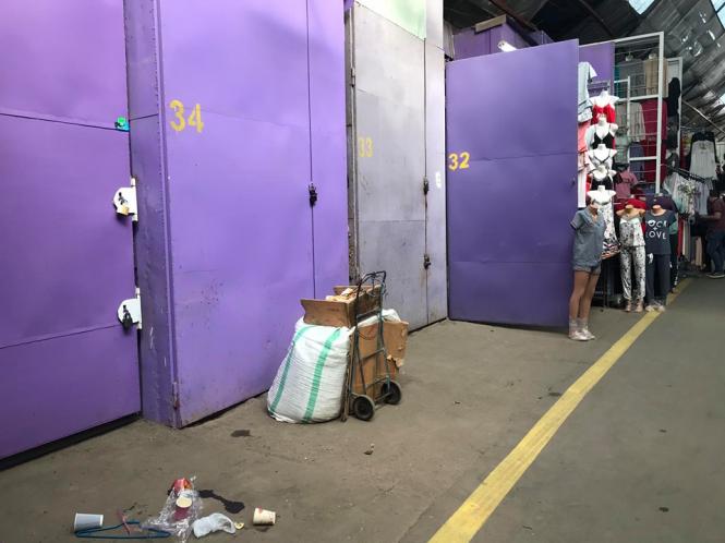 Новини Хмельницького - фото з “Розпродаж, дівчатка!”: як працює хмельницький речовий ринок після відновлення роботи (ФОТО) “Розпродаж, дівчатка!”: як працює хмельницький речовий ринок після відновлення роботи (ФОТО), фото №9 на сайті vsim.ua