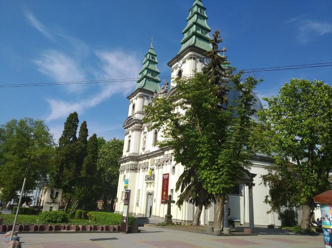 Тернопіль "тоне" у квітах та зелені. Як усі насолоджуються весною: ФОТОРЕПОРТАЖ, фото №15 на сайті 20minut.ua