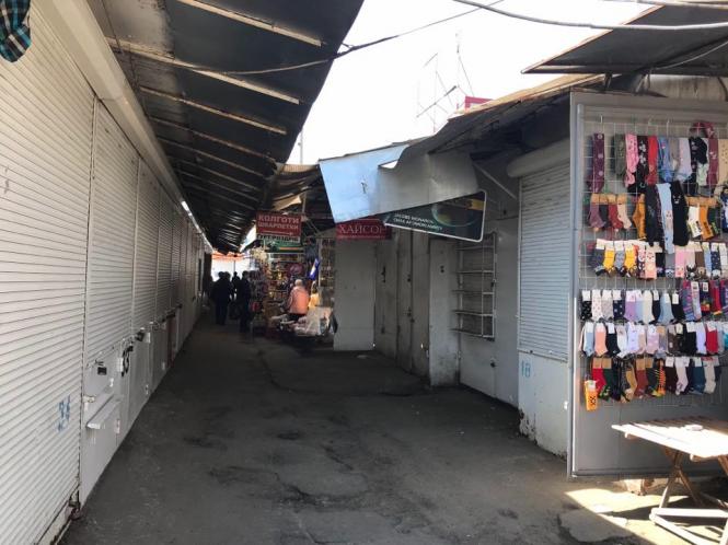 Новини Хмельницького - фото з “Розпродаж, дівчатка!”: як працює хмельницький речовий ринок після відновлення роботи (ФОТО) “Розпродаж, дівчатка!”: як працює хмельницький речовий ринок після відновлення роботи (ФОТО), фото №19 на сайті vsim.ua