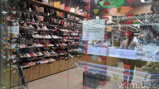 Новини Хмельницького - фото з Зі знижками, але без людей: у Хмельницькому запрацювали ТРЦ Зі знижками, але без людей: у Хмельницькому запрацювали ТРЦ, фото №7 на сайті vsim.ua