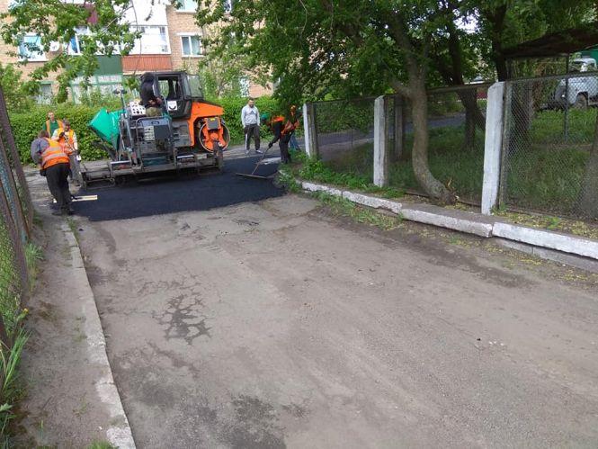 Ремонт по Мічуріна: «Після того як постелили метр заїзду, калюжа переросте в озеро», фото №1 на сайті 20minut.ua