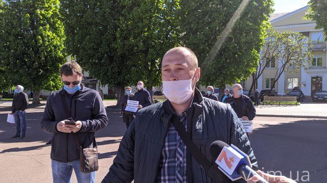 Новини Хмельницького - фото з “Жінка з раком не могла дістатися до лікарні”: що говорили водії та пасажири на мітингу у Хмельницькому “Жінка з раком не могла дістатися до лікарні”: що говорили водії та пасажири на мітингу у Хмельницькому, фото №5 на сайті vsim.ua