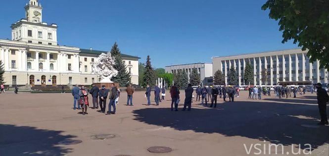 Хмельницький майдан оточили перевізники. Що вони хочуть?, фото №1 на сайті vsim.ua