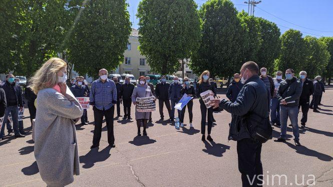 Новини Хмельницького - фото з “Жінка з раком не могла дістатися до лікарні”: що говорили водії та пасажири на мітингу у Хмельницькому “Жінка з раком не могла дістатися до лікарні”: що говорили водії та пасажири на мітингу у Хмельницькому, фото №8 на сайті vsim.ua