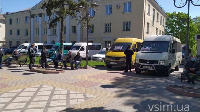 Хмельницький майдан оточили перевізники. Що вони хочуть?, фото №6 на сайті vsim.ua