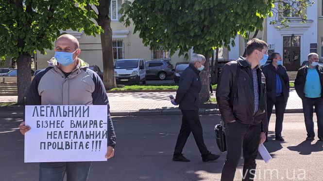 Новини Хмельницького - фото з “Жінка з раком не могла дістатися до лікарні”: що говорили водії та пасажири на мітингу у Хмельницькому “Жінка з раком не могла дістатися до лікарні”: що говорили водії та пасажири на мітингу у Хмельницькому, фото №10 на сайті vsim.ua