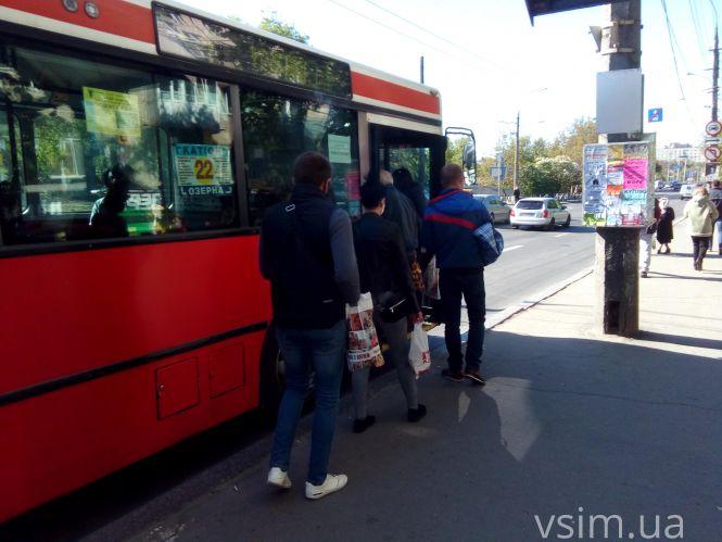 Маршрутки порушують режим спецперевезень. Їх можуть зняти з рейсів, фото №2 на сайті vsim.ua