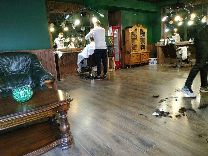 «Стрижемо в масках та рукавицях»: як працюють у барбершопах та перукарнях Тернополя. Ми перевірили, фото №1 на сайті 20minut.ua