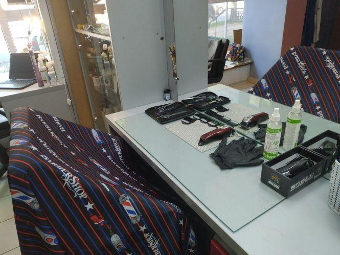 «Стрижемо в масках та рукавицях»: як працюють у барбершопах та перукарнях Тернополя. Ми перевірили, фото №6 на сайті 20minut.ua