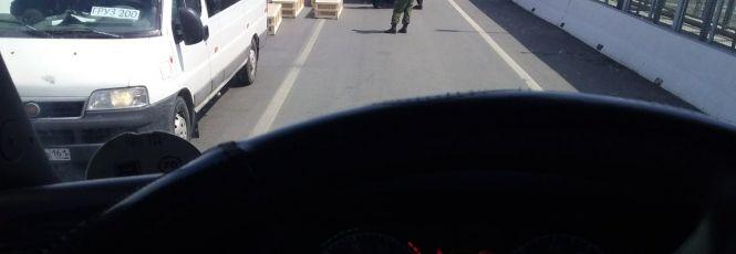 Новини Вінниці - фото з Вінничанин зафіксував на телефон як росіяни на кордоні передають «Вантаж-200» Вінничанин зафіксував на телефон як росіяни на кордоні передають «Вантаж-200», фото №2 на сайті 20minut.ua