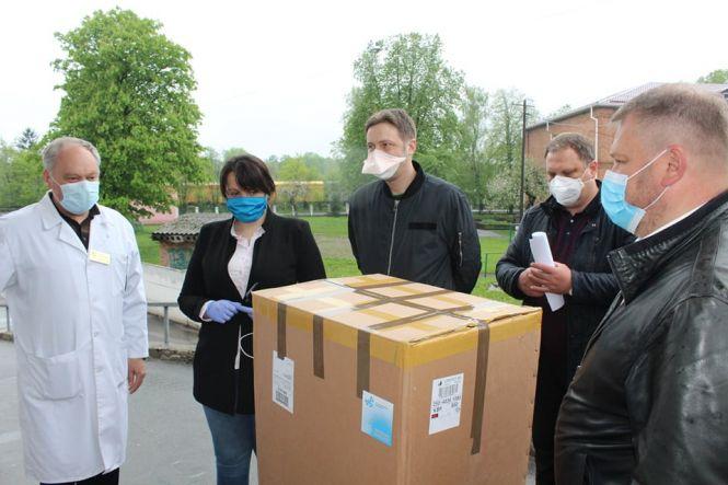 В ЦРЛ передали медичні ліжка, інвалідні візки та ліжечка для немовлят, фото №4 на сайті 20minut.ua