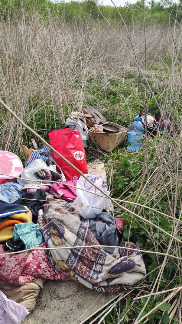 Новини Хмельницького - фото з У Хмельницькому вагітна жінка з двома доньками жила в очереті. Подробиці шокуючої історії У Хмельницькому вагітна жінка з двома доньками жила в очереті. Подробиці шокуючої історії, фото №13 на сайті vsim.ua