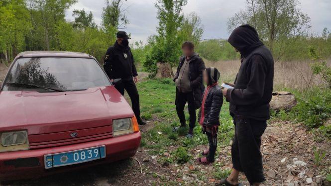 Новини Хмельницького - фото з У Хмельницькому вагітна жінка з двома доньками жила в очереті. Подробиці шокуючої історії У Хмельницькому вагітна жінка з двома доньками жила в очереті. Подробиці шокуючої історії, фото №1 на сайті vsim.ua