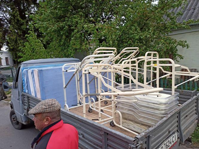 В ЦРЛ передали медичні ліжка, інвалідні візки та ліжечка для немовлят, фото №2 на сайті 20minut.ua