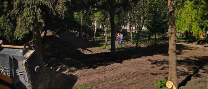 У сквері на Качали облаштовують трансфер-містечко (ФОТО), фото №3 на сайті 20minut.ua