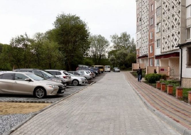 Новини Тернополя - фото з Дворів, що цьогоріч дочекались ремонту, - 55, на це витратять понад 33 мільйони. Шукаємо в списку свій Дворів, що цьогоріч дочекались ремонту, - 55, на це витратять понад 33 мільйони. Шукаємо в списку свій, фото №2 на сайті 20minut.ua