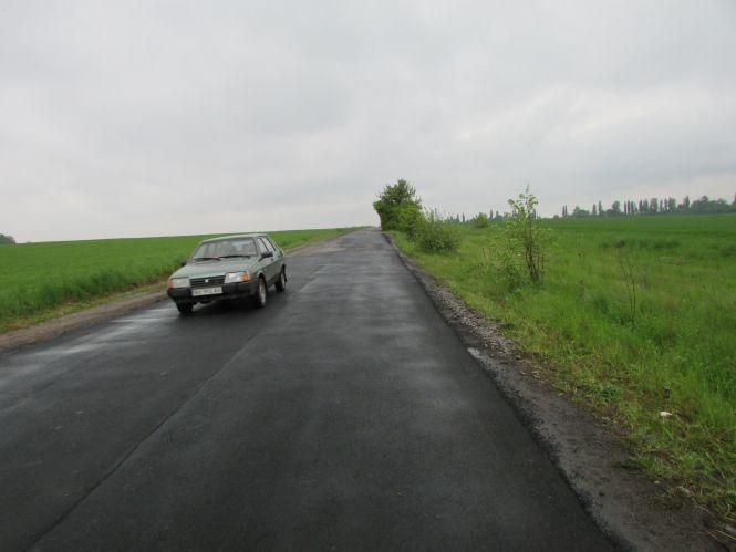 Фото дня: латані дороги, молоді господарки та карантинна розмітка, фото №4 на сайті 20minut.ua