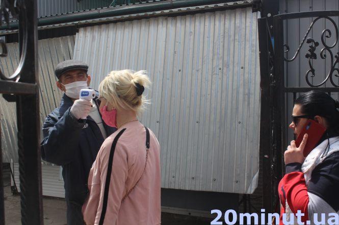 Новини Тернополя - фото з "У того кран тече, у того замок зламався": ажіотаж шалений. Що тернополяни шукають на речових ринках? "У того кран тече, у того замок зламався": ажіотаж шалений. Що тернополяни шукають на речових ринках?, фото №3 на сайті 20minut.ua