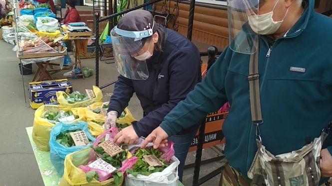 Новини Вінниці - фото з Що по чому: скільки коштують овочі та фрукти на ринку «Привокзальний» Що по чому: скільки коштують овочі та фрукти на ринку «Привокзальний», фото №2 на сайті 20minut.ua