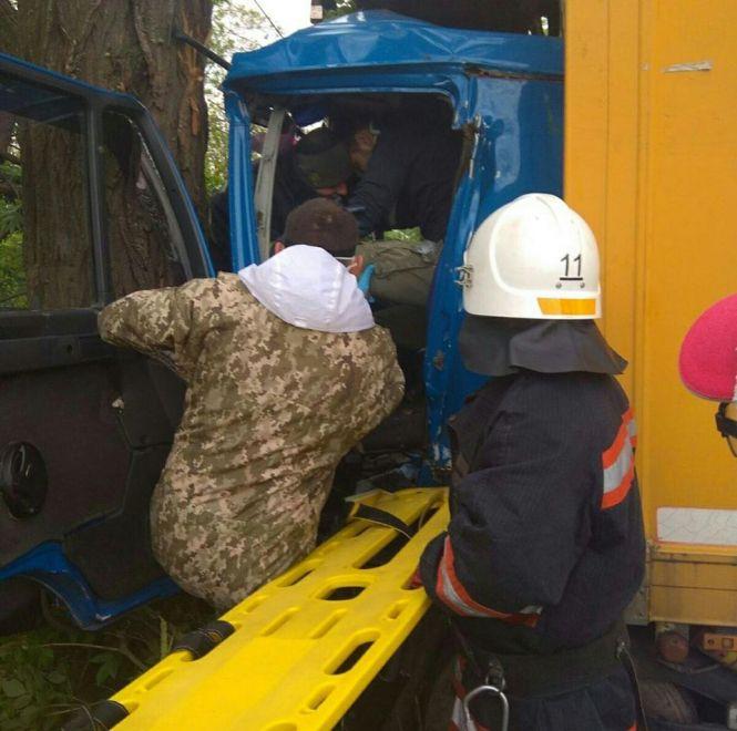 ДТП біля Махнівки: зіткнулось дві вантажівки, без рятувальників не обійшлося, фото №1 на сайті 20minut.ua