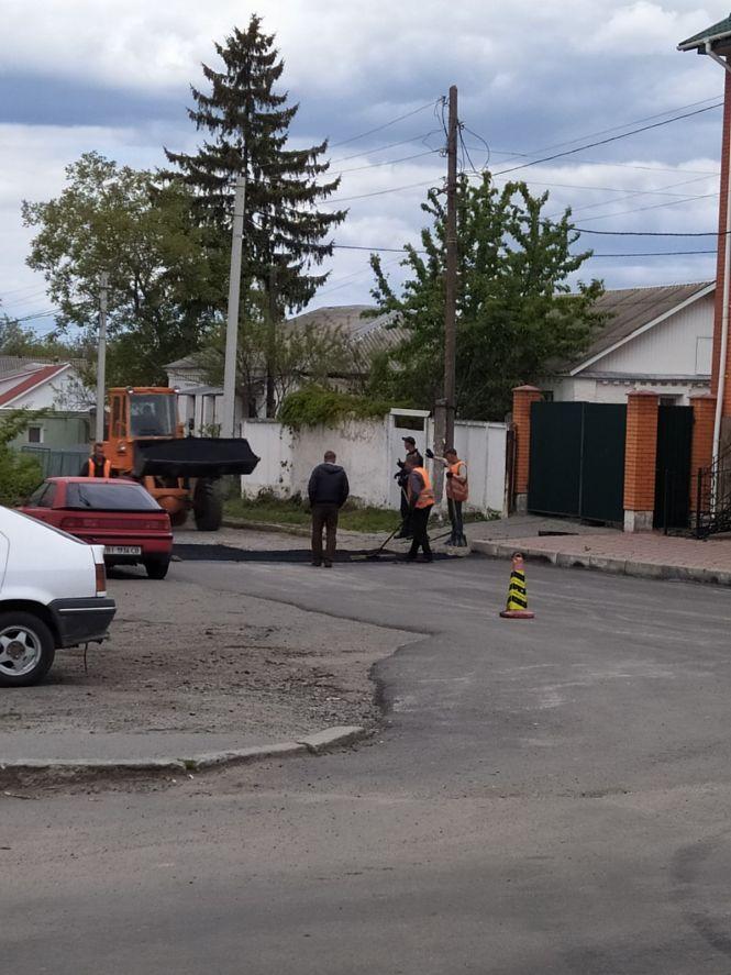 Новини Козятина - фото з Фото дня: ремонтують дороги, садять дерева Фото дня: ремонтують дороги, садять дерева, фото №4 на сайті 20minut.ua