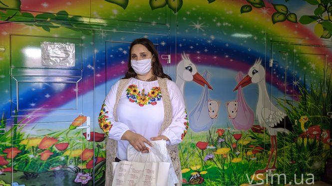 У Хмельницькому 16 новонароджених малят “одягнули” у вишиванки, фото №1 на сайті vsim.ua