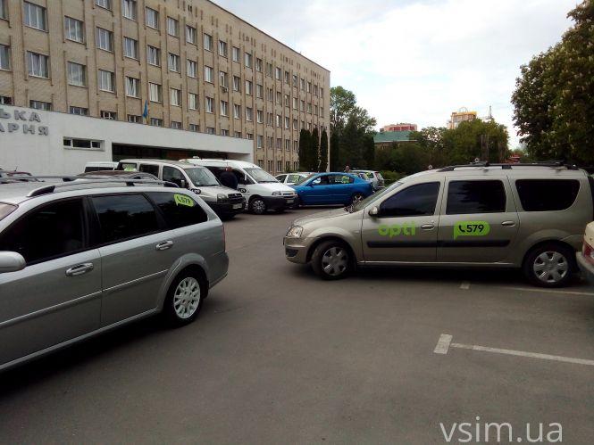 «Дякуємо лікарям!»: хмельницькі таксисти підтримали медиків Хмельницького гучним флеш-мобом (ФОТО, ВІДЕО), фото №3 на сайті vsim.ua