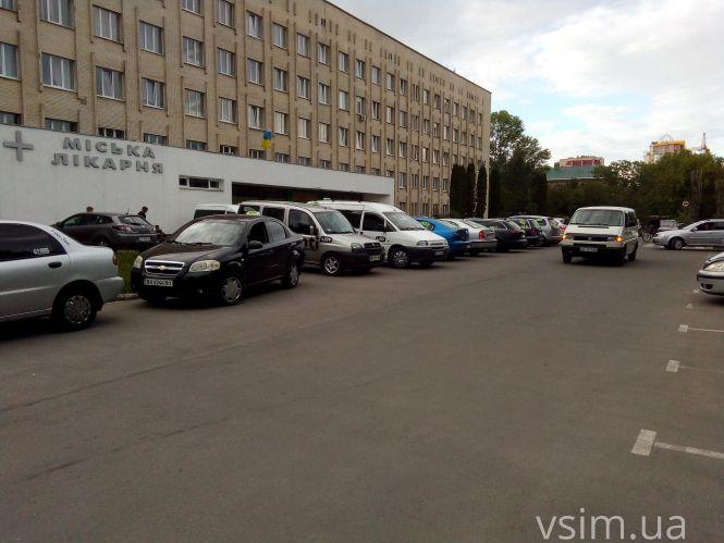 «Дякуємо лікарям!»: хмельницькі таксисти підтримали медиків Хмельницького гучним флеш-мобом (ФОТО, ВІДЕО), фото №2 на сайті vsim.ua