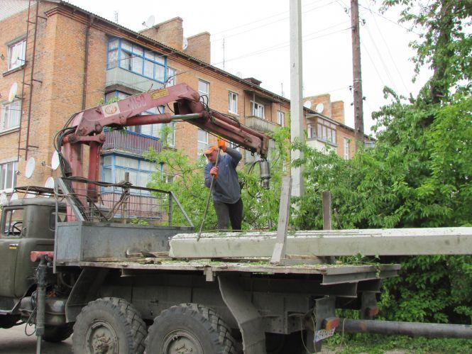 Репортаж з вулиці Олега Кошового: «Поїхали дивитися дорогу та побачили інше», фото №1 на сайті 20minut.ua