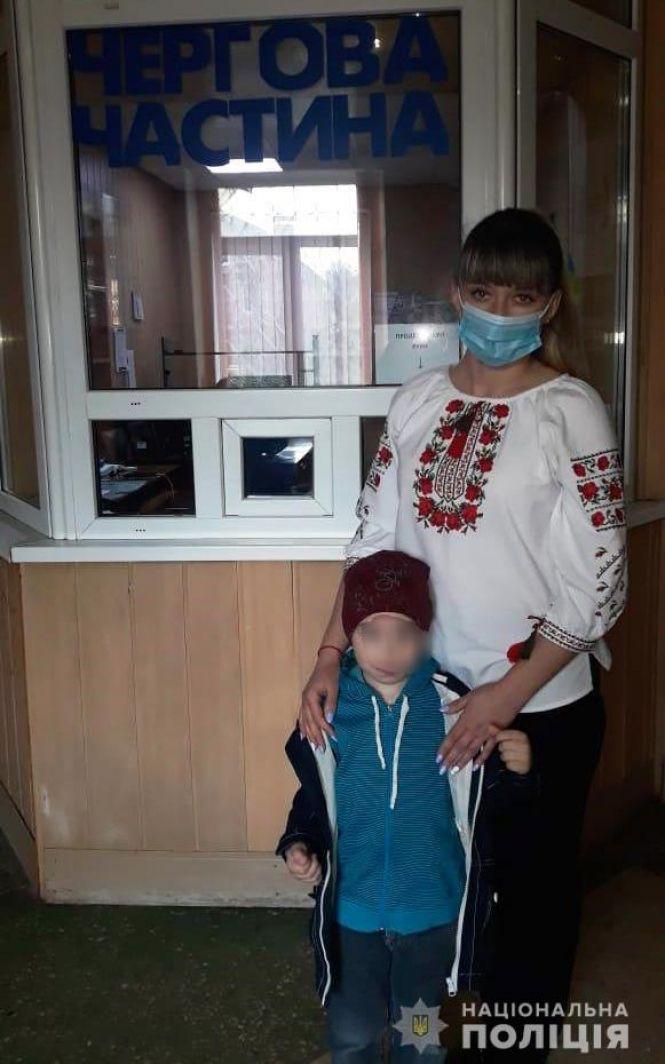 Склали протокол на багатодітну маму, яка відправила 4-річного сина до магазину, фото №1 на сайті 20minut.ua