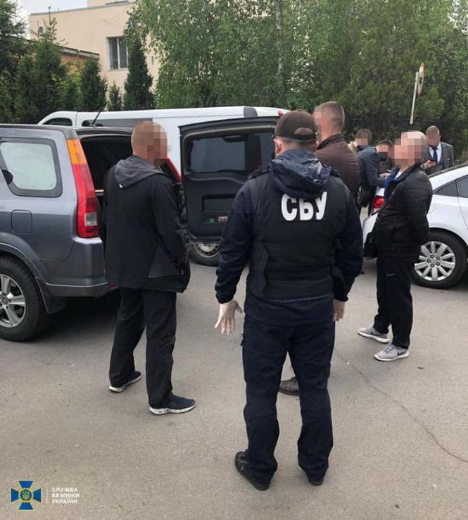 Вирубали дубів на 3 мільйони. У Вінниці затримали організатора «чорних лісорубів», фото №3 на сайті 20minut.ua