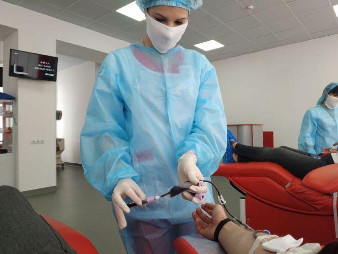 Новини Вінниці - фото з «Не збідніє рука, що дає...»: як наш журналіст вирішив стати донором і пішов здавати кров «Не збідніє рука, що дає...»: як наш журналіст вирішив стати донором і пішов здавати кров, фото №3 на сайті 20minut.ua