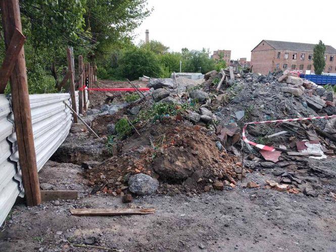 Новини Вінниці - фото з На Немирівському шосе під час будівництва виявили вісім мін На Немирівському шосе під час будівництва виявили вісім мін, фото №2 на сайті 20minut.ua