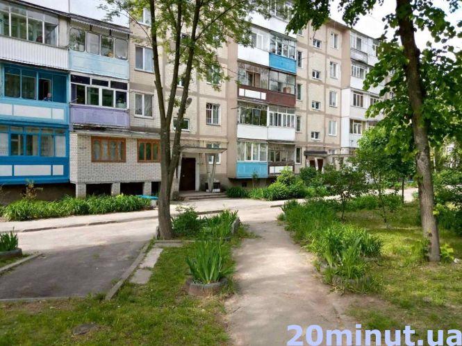 Новини Вінниці - фото з У дворі на Келецькій хлопець штурхав дітей та приставляв до голови одного із них ножа У дворі на Келецькій хлопець штурхав дітей та приставляв до голови одного із них ножа, фото №3 на сайті 20minut.ua