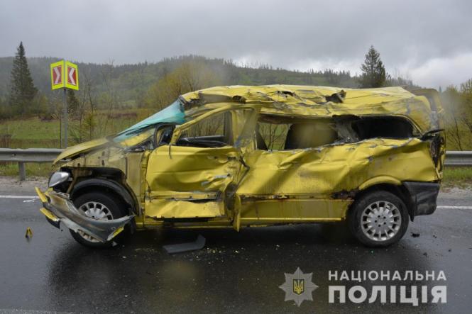 Новини Тернополя - фото з Водій з Тернопільщини на фурі в'їхав в мікроавтобус. Загинули 4 людей, ще 4 травмовані Водій з Тернопільщини на фурі в'їхав в мікроавтобус. Загинули 4 людей, ще 4 травмовані, фото №2 на сайті 20minut.ua