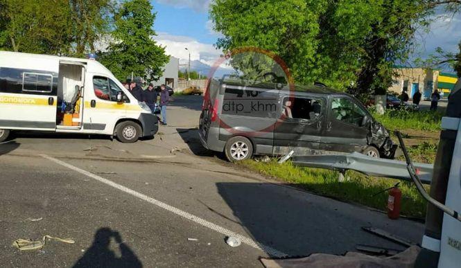 Дідусь загинув, а двоє його маленьких онучок у лікарні: деталі трагічної ДТП під Хмельницьким, фото №2 на сайті vsim.ua