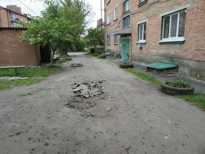 Фото дня: футбол на карантині,  «частка» субсидії та заготовка сіна, фото №9 на сайті 20minut.ua