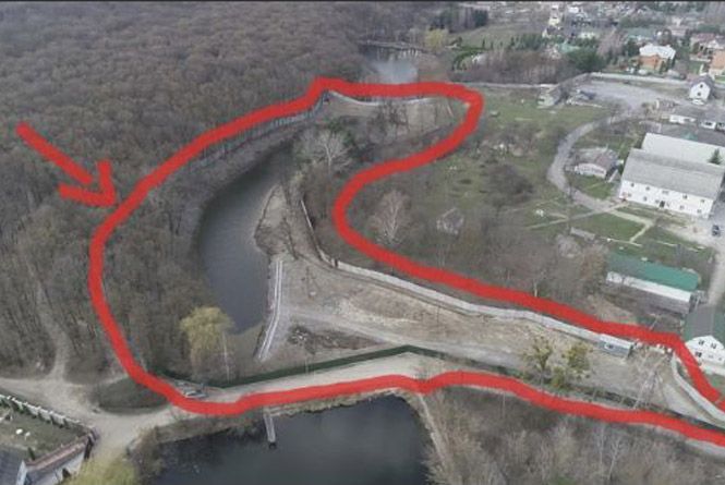 «Там продовжуються роботи». Вінничанин зняв, як забудовують озеро на Старому місті