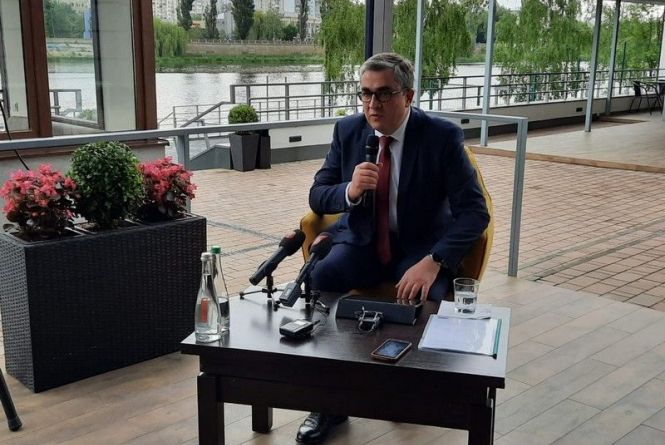 На Вінниччині ініціюють роботу держустанов з сьомої години ранку. Підтримуєте?