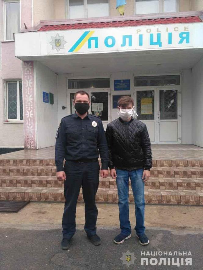 Новини Вінниці - фото з Посварився з мамою та святкував з другом. Поліція повернула додому підлітка Посварився з мамою та святкував з другом. Поліція повернула додому підлітка, фото №1 на сайті 20minut.ua